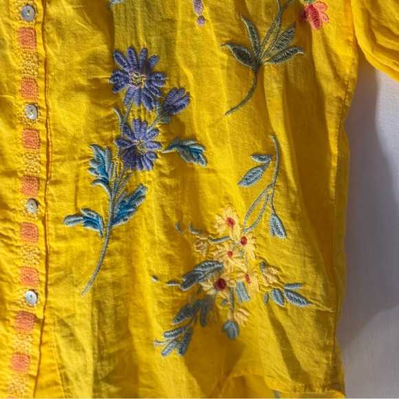 Johnny Was Evangeline Smocked Lisbon Shirt Embroidered Blouse Puff
Sleeve Size S - Picture 7 of 11